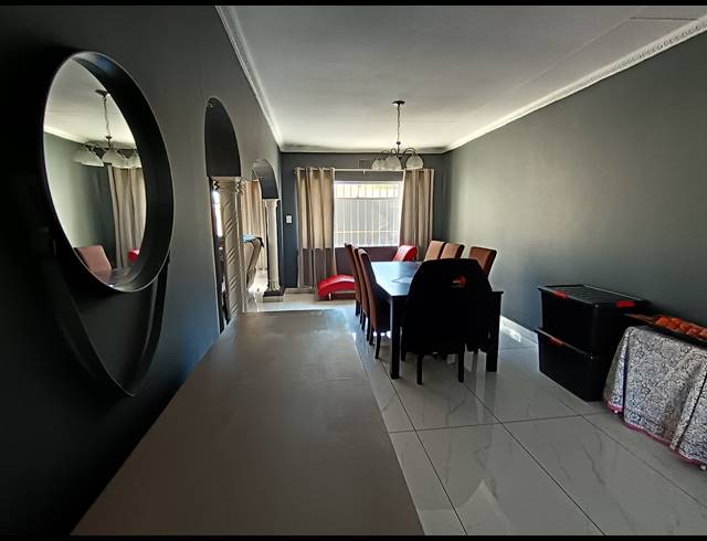 4 BEDROOM FREEHOLD FOR SALE IN BRACKENDOWNS